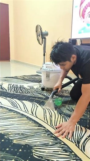 Vacuum sedut air,senang nak cuci sofa atau carpet