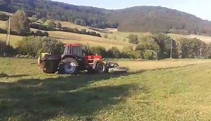 200K views · 883 reactions | Wie versprochen hier noch ein kurzer Clip des Case IH 1455 XL Profi mit Claas Disco 8500 Butterfly Mähwerk von Christoph Heim. - Hier geht es zu den technische Daten. https://www.tractorbook.de/traktoren/case-ih/#Anker6 | Tractorbook | Facebook
