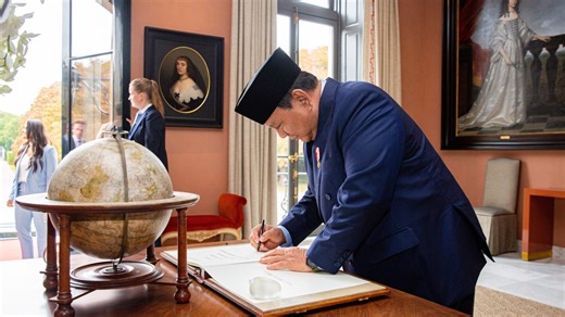 The Netherlands is returning a fossil collection taken from Indonesia in the colonial era