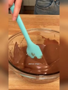 #ad Made a Dubai-inspired chocolate bar with a HERSHEY’S Symphony and I’m obsessed 🍫✨ Recipe below if you wanna try it! Ingredients: 1 Giant HERSHEY’S Symphony Bar (24 oz / 680 g) ½ cup pistachio cream* 1 cup kataifi (shredded filo dough) 2 Tbsp unsalted butter 1 pinch ground cardamom 1 pinch sea salt *If you don’t have pistachio cream, use ¼ cup melted white chocolate ¼ cup pistachio paste instead. Instructions: 1. In a skillet, melt 2 tablespoons unsalted butter over medium heat. 2. Add 1 cup