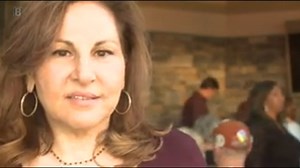 Actress and activist Kathy Najimy campaigns for Hillary Clinton in Davenport