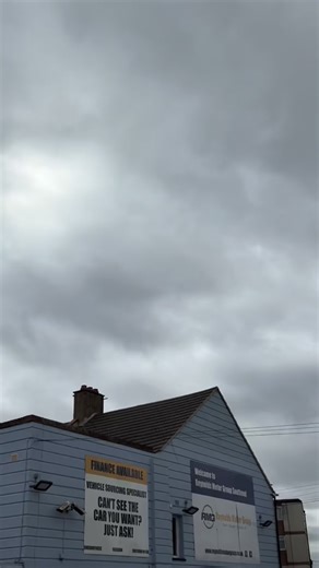 ❄️❄️VOLKSWAGEN TOUREG❄️❄️ R-LINE | FRESH ALLOYS | 3.0 LITRE | 286BHP| AUTOMATIC | LUXURY SUV | TIPTRONIC | 4 MOTION | DIESEL | CRUISE CONTROL | HEATED STEERING WHEEL | HEATED SEATS | APPLE CARPLAY | REVERSE CAMERA | V6 | TDI Come on down to our Southend branch and book a test drive and see it for yourself 👀 Head over to our website using the link in the bio to view our wide range of stock and explore your finance options 🔗 📍 Better yet, pop down to one of our branches and have a chat with one