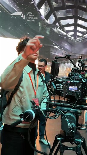 🎬 Ya puedes participar en la edición 2026 Sony Future Filmakers Awards. El concurso que impulsa la carrera de nuevos talentos en la industria del cine. ¿Tienes un cortometraje? ¡Queremos verlo! ✈️Los 30 seleccionados viajarán a Los Ángeles con todo pago para vivir una experiencia única en Sony Pictures Studios: talleres, clases, paneles, proyecciones, recorridos y más, todo junto a ejecutivos de Sony Pictures. Y para cerrar la noche… una noche de gala y alfombra roja. 📂 Conoce las categorías e