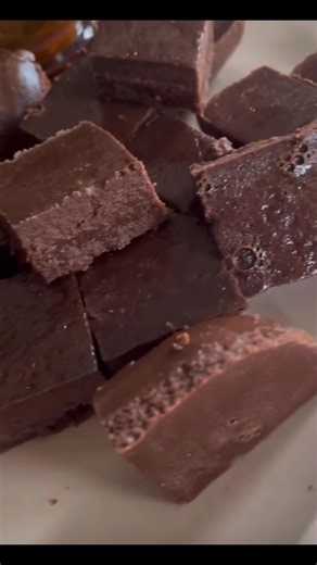 I tried my hand at some chocolate Knox blox - a vintage chocolate gelatin recipe. It’s pretty good! #chocolate #sugar #gelatin #jello #knoxblox #knoxgelatin #dessert #willywonka #chocolatier | June Cleavers Vintage Closet
