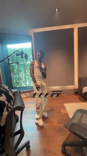 I just keep coming back, most artist don’t even like growth at this stage of their career but wiz keeps elevating his sound to fit into every mood and generationThe way him and Asake have been rubbing off on each other is crazy to see with the type of sound they’ve been dishing out