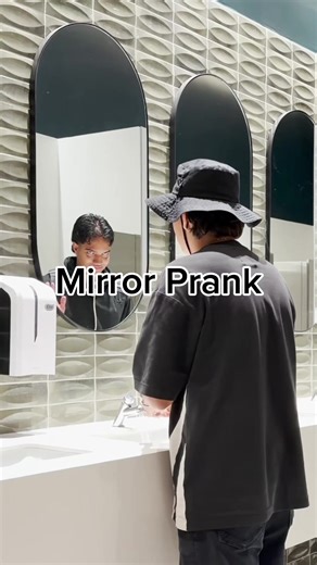 Mirror Prank on strangers #prank #scary #mirror