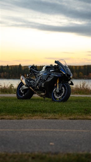 B | Pimping just ain't pimping no more.... #MotoVibes #sanctionedgang #r1m #racingdna #yamahamotor #akrapovicexhaust #Mrconmanmedia #R1M #r1 | Instagram