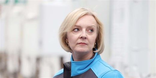 Hundreds of thousands of people sign petition demanding an immediate general election