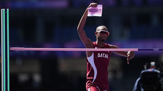 Mutaz Barshim falls during high jump qualification