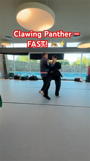 Clawing Panther — Lightning Version 🐆⚡️