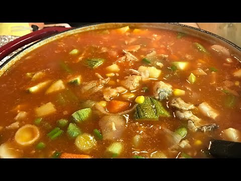 OLD SCHOOL HEARTY CHICKEN AND VEGETABLE SOUP(MADE FROM MY IMPERFECT FOODS BOX /LESS THAN 10$)