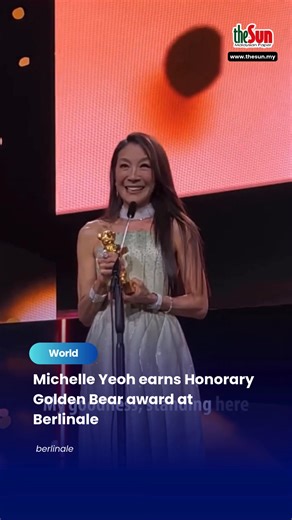13 Feb 2026: Malaysian actress Michelle Yeoh received the Honorary Golden Bear for lifetime achievement, at the opening of the 76th Berlin International Film Festival, yesterday (Feb 12). She became the first Asian woman to earn the honour. In an emotional speech, she called the award a moment to reflect on her journey and paid tribute to her late father. Director Sean Baker praised her as a once-in-a-generation screen presence. #theSun #theSunMY #MichelleYeoh #Berlinale #HonoraryGoldenBear | Th