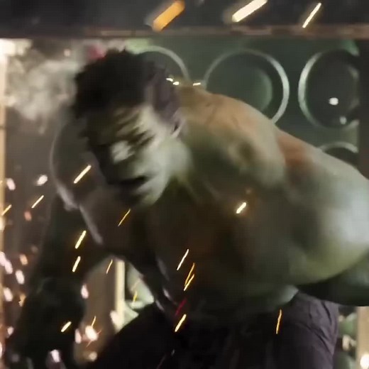 Hulk 2003 vs F-22 Raptor: Epic Jet Scene Analysis