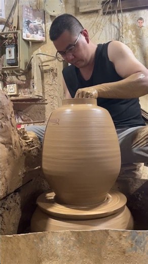 The Art of Shaping Beautiful Handmade Pottery! #Pottery #HandmadePottery #PotteryMaking #Ceramics