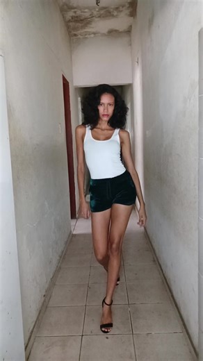 Esse áudio🤌🤌🤌 tem poder #fashion #me #immodel #horsewalk #catwalk #catwalkchallenge #desfile #viral #model #modelo #moda #tiktokfashion #catwalkfashion #fypシ゚viral #fypシ