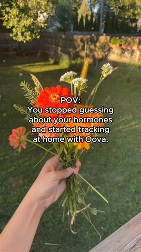 If you're over 35 and noticing insomnia, mood swings, and weight gain, these could be signs of perimenopause. 👀 Oova is an easy-to-use, doctor-recommended hormone tracking kit that helps you understand what's happening with your body. Start tracking your hormones today, take control of your health, and manage your symptoms effectively.💙 | Oova