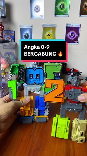 Transformasi Angka Menjadi 2 Robot Besar