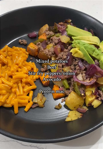 Meal idea! Can never go wrong with a side of @GOODLES 😆 The peppers add so much flavor to any meal! #beef #proteinmeals #goodles #healthymeals #dinner