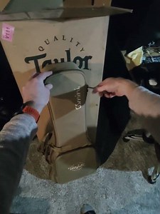 Taylor GS mini e-KOA left handed unboxing and reveal.