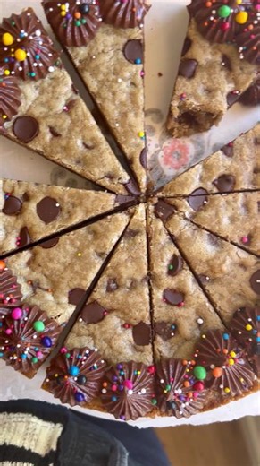 Ultimate Chocolate Chip Cookie Cake Recipe