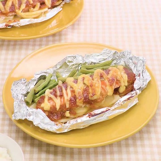 コク深い味わいがやみつき！ 鮭の味噌マヨホイル焼きのレシピ動画・作り方 | デリッシュキッチン