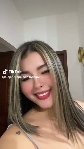 Videos de Alejandrapalacios (@alejandrapalaciosoficia2) con “sonido original - karolg.offcial”