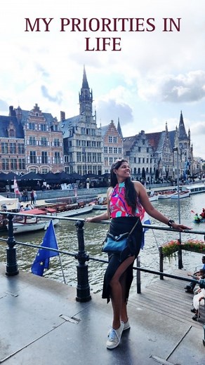 Mich & Croy on Instagram: "Get your priorities straight!!💁‍♀️ What are your priorities in life? "Everyone’s out here trying to get their priorities straight: climbing the corporate ladder, setting fitness goals, balancing work and life. Meanwhile, I’m just trying to figure out which meal is next. Why stress over the little things like deadlines, emails, or life decisions when I could be planning my next culinary adventure? Food isn’t just on my priority list—it is the list. Breakfast is my morn