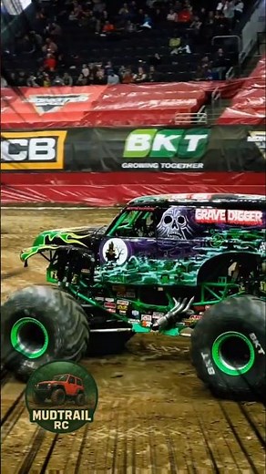 Monster Jam Madness: 4 Trucks Go Wild in Epic Real-Life Action! 🔥