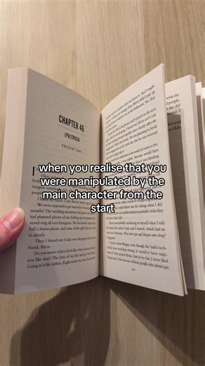 Unforgettable Plot Twists in Thriller Books