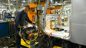 95K views · 1.9K reactions | How is a new truck made? Watch a Volvo VNL take shape at our New River Valley plant in Dublin, Virginia. | Volvo Trucks North America | Facebook