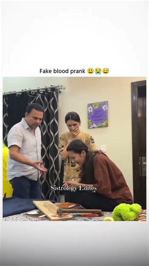 Fake blood prank 😃😭😅#sistrology/Edites