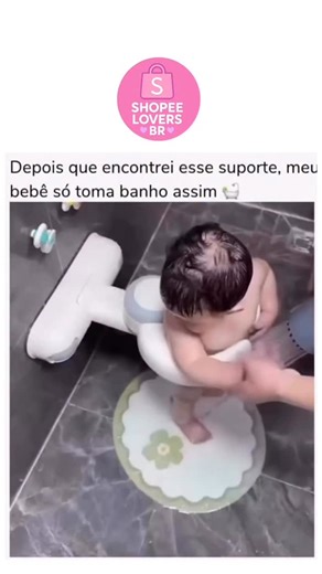 Ana Carolina on Instagram: "Onde achar o link? 😍 • No link que aparece na tela do vídeo • Na bio da @shopeeloverabr_ • Nos storys por 24h após a postagem • Nos destaque MATERNIDADE • Ou comente EU QUERO que te envio o link • Copie esse código e cole no app da Shopee: ID: APD-JWP-ZMS Hora do banho sem escorregar 😍🛁 Esse suporte ajustável mantém o sapatinho do bebê firme, trazendo mais segurança, conforto e tranquilidade pra mamãe. ✔️ Ajustável ao pezinho do bebê ✔️ Mais segurança no banho ✔️ P