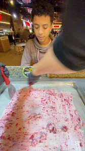 18M views · 307K reactions | ايس كريم رول فراوله  #سنو_رول #snow_roll #ايس_كريم_رول #متابعين #zagazig #الزقازيق #ريفيو #مصر #الشرقية | SNOW ROLL | Facebook