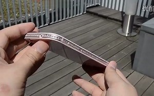 【转载·科技】SUGAR 手机正式发布:镶嵌了 129 颗 SWAROVSKI 宝石