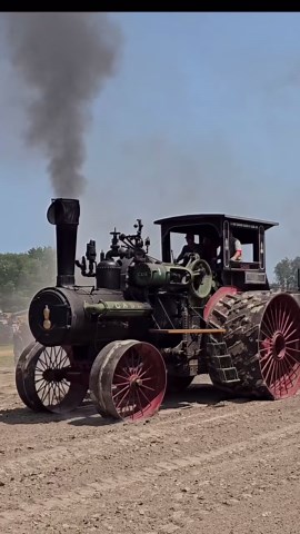 Someplace Or Another on Instagram: "Case 110? Tractor Plowing The Fields. Pinckneyville Illinois Tractor Show. #tractor #tractors #casetractor #steampower #steamengine #farming #farm #plowing #tractorshow #viral"