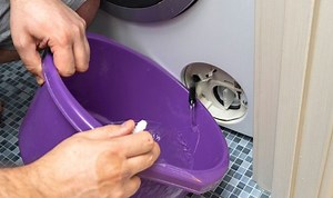 Mrs Hinch demonstrates how to clean washing machine draw