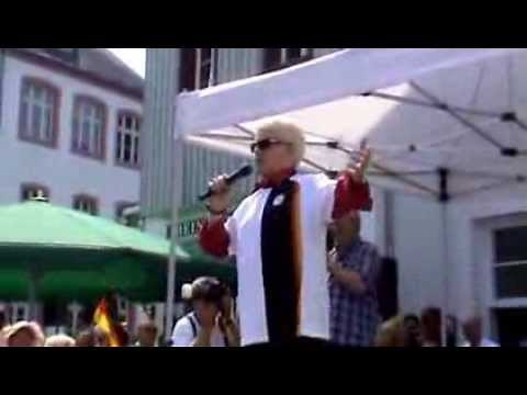 Heino - Marsch-Medley (Alte Kameraden / Unter dem Doppeladler / Auf in den Kampf Torero)