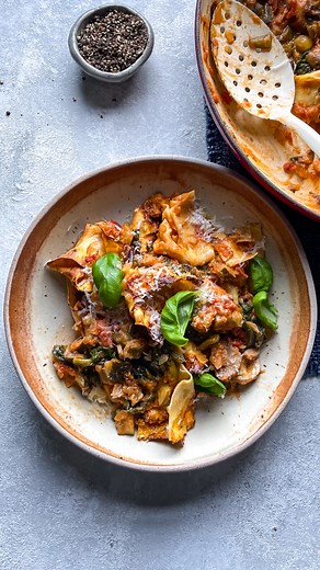 #AD One Pan Vegetable Lasagne | This is a fab veggie version of one of my favourite comfort meals - lasagne – just without all the pots and pans to wash up! Ingredients as always from Dunnes Stores 🥫 Serves: 4 Time: 30 minutes 2 tbsp olive oil 2 small onions, finely chopped 3 garlic cloves, crushed 3 courgettes, diced 250g chestnut or button mushrooms, sliced 1 x 400g tin chopped tomatoes 200g baby spinach 400g fresh pasta sheets, sliced into strips handful of fresh basil leaves, torn 80g Parme