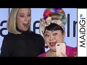 渡辺直美、“インスタ日本一”を受賞！ インスタCOOと自撮りも 「＃MVI（Most Valued Instagrammer in Japan） 2016」授賞式1