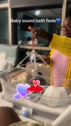 Babies first soundbath💙sound baths are great for relaxation, soothing, neurological development, and emotional regulation. #babyfirstsoundbath #soundbathhealing #childrenshospitalvisit @ChristianaCare