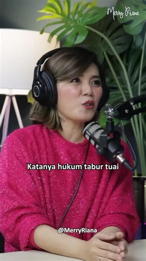 Merry Riana on Instagram: "Apapun yang kita tabur di hidup ini pasti akan dibalas, meskipun dari tangan atau sumber lain yang tidak pernah kita duga #MerryRiana #MotivasiMerry"