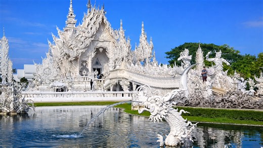 This temple in Thailand looks unreal
