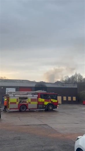 BREAKING: FIRE CREWS AND POLICE BACK ON SCENE NEAR MEADOWHALL Emergency services are once again in attendance at an industrial unit near Meadowhall, with four fire engines and police currently on scene. The road has been blocked off as crews deal with the incident, and motorists are being urged to avoid the area and use alternative routes. This appears to be a developing situation. We’ll update as soon as more confirmed information is released. | Sheffield Online