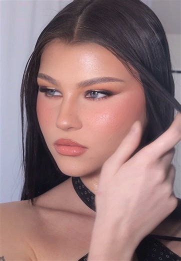 Halo Eye Makeup Tutorial with Wonderskin Products