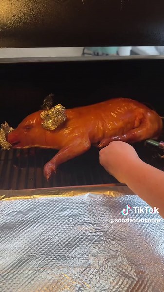 I could not wait to show you all the suckling pig I got from Wild Fork ❤️ Pig Roasts have always been a huge part of my life during the summertime- I even chose to have one as my high school graduation party meal! Suckling pigs are really special because they are younger pigs that have only fed on milk. Unlike larger pigs these are the purest form of pork you can have. Suckling pigs have been recorded as an enjoyable meal going all the way back to the 6th century. The prep is a lot easier than I