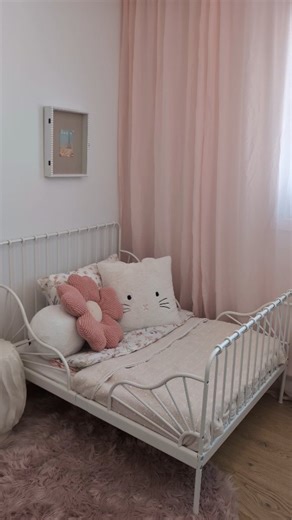 Gabie Vigneault on Instagram: "Wait for it!!! 🥹🩷 I chose only the best for the twins👌🏻 With @levoitlifestyle humidifier no white dust and no mold buildup. Dishwasher safe 😍 And with the split sensor, I can measure the humidity near the girls. Link in my bio ✌🏻 #levoitsprouthumidifier #twins #momoftwins #asmr #asmrcleaning #bedroommakeover #homecleaning #organizedhome #cleaningwithgabie"