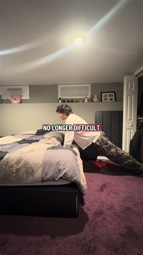 You can’t do a push up? 🤨#pushups #tutorial #howto #fordummies #gym