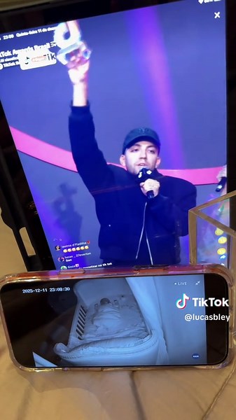 Nao pude ir e estar do seu lado mas to aqui em casa com a nossa maior preciosidade vibrando muito sua vitória! Obrigado a todos que votaram! Vc merece muito bolinha linda a gente te ama papai @Lucas Rangel tiktok awards 🏆🩷