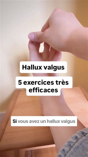 👣 Hallux valgus débutant : 5 exercices simples pour entretenir la mobilité L’hallux valgus ne se corrige pas entièrement avec quelques exercices… et ce n’est pas le réflexologue qu’il faut consulter en premier lieu mais bien un podologue et/ou un kinésithérapeute. En tant que réflexologue, je ne remplace pas ces professionnels mais je peux vous accompagner dans une approche complémentaire, axée sur la mobilité et le bien-être global du pied. Ces 5 exercices simples sont à pratiquer en douceur n