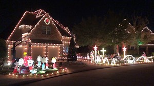 2.2K views · 35 reactions | This special musical Christmas light display honors frontline workers! Learn more and meet the family behind the lights: https://hellowoodlands.com/local-familys-christmas-lights-honor-frontline-workers/ Video by Tiffany Marascio, HelloWoodlands.com | Hello Woodlands | Facebook